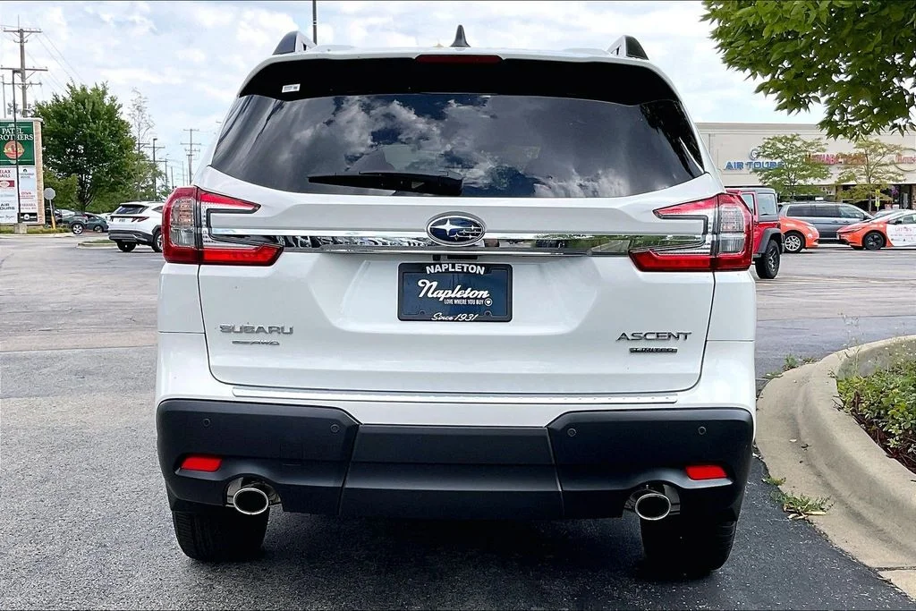 New 2026 CRYSTAL WHITE PEARL Subaru Limited 7-Passenger image 5