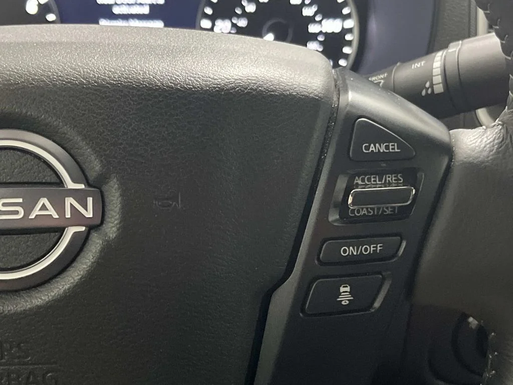 Used 2024 Super Black Nissan SV Crew Cab Hardbody Package image 19