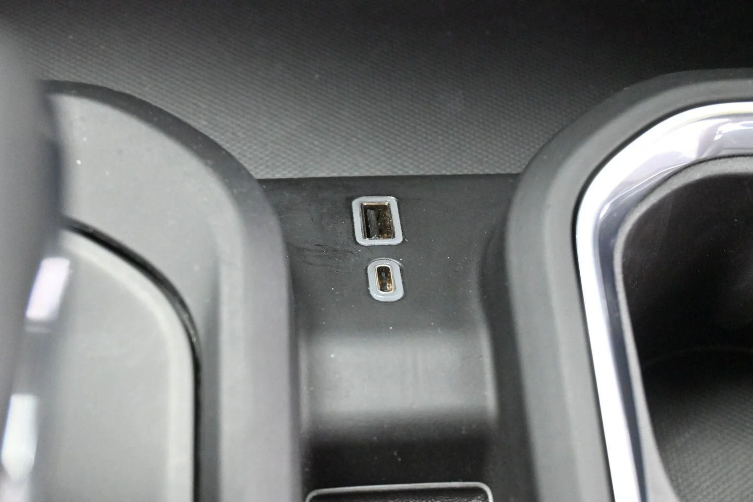 Used 2024 Sterling Metallic GMC Denali image 28