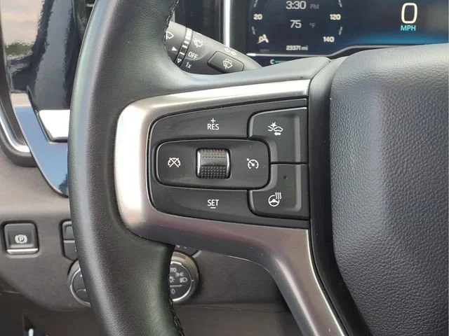 Used 2025 Summit White Chevrolet LT image 13