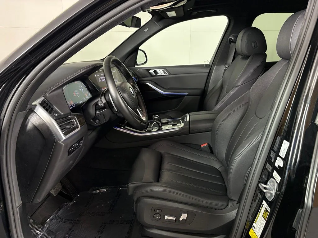 Used 2020 Black BMW sDrive40i image 17