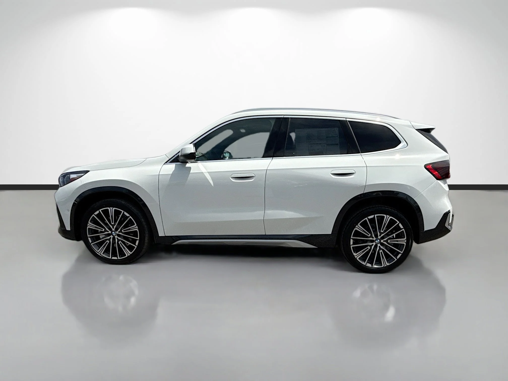 New 2026 Alpine White BMW xDrive28i image 6