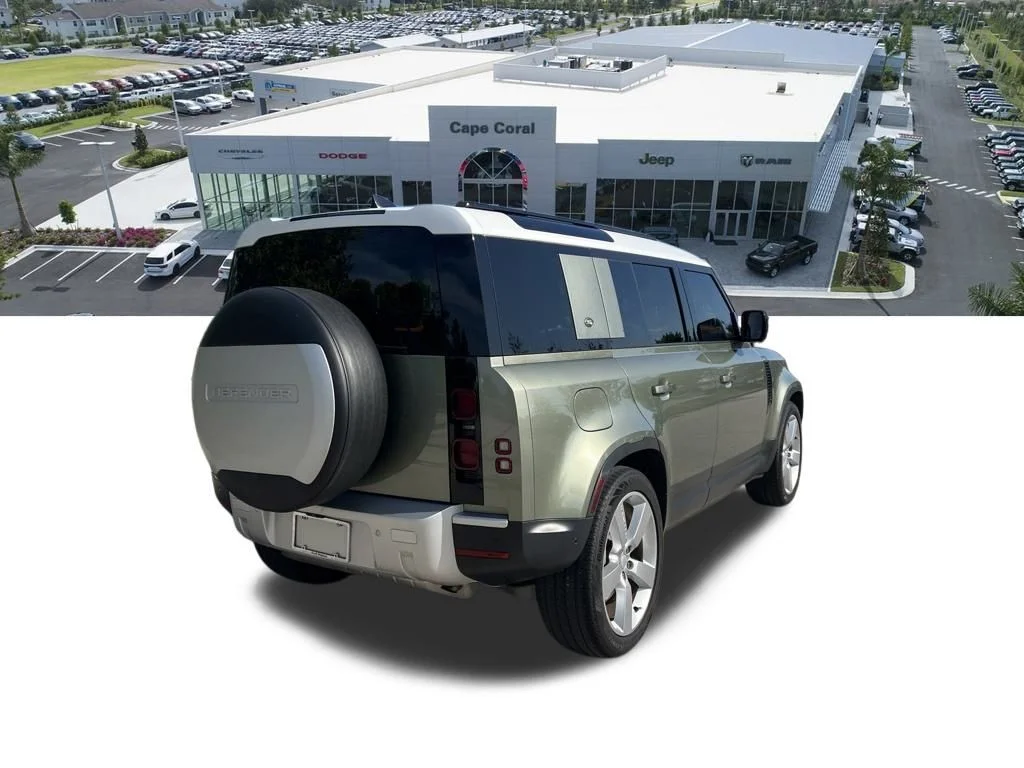Used 2024 Green Land Rover S image 6