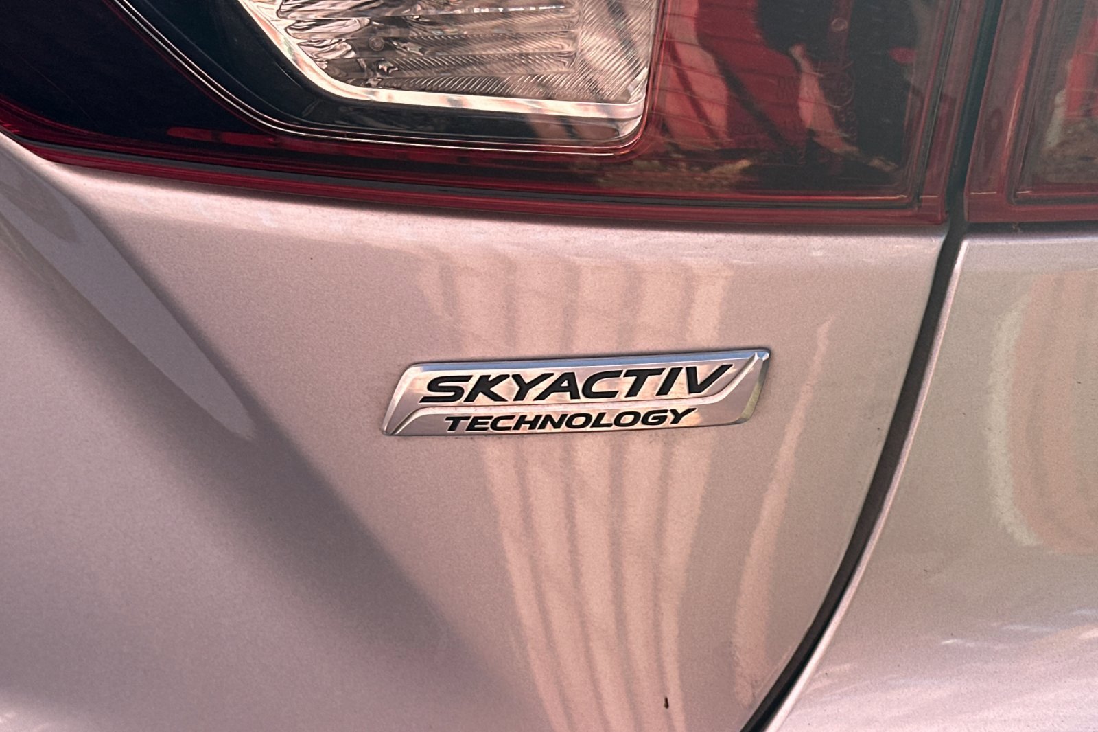 Used 2018 Sonic Silver Metallic Mazda Touring image 7