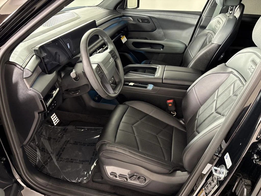 New 2027 Ebony Black Kia X-LINE SX image 33