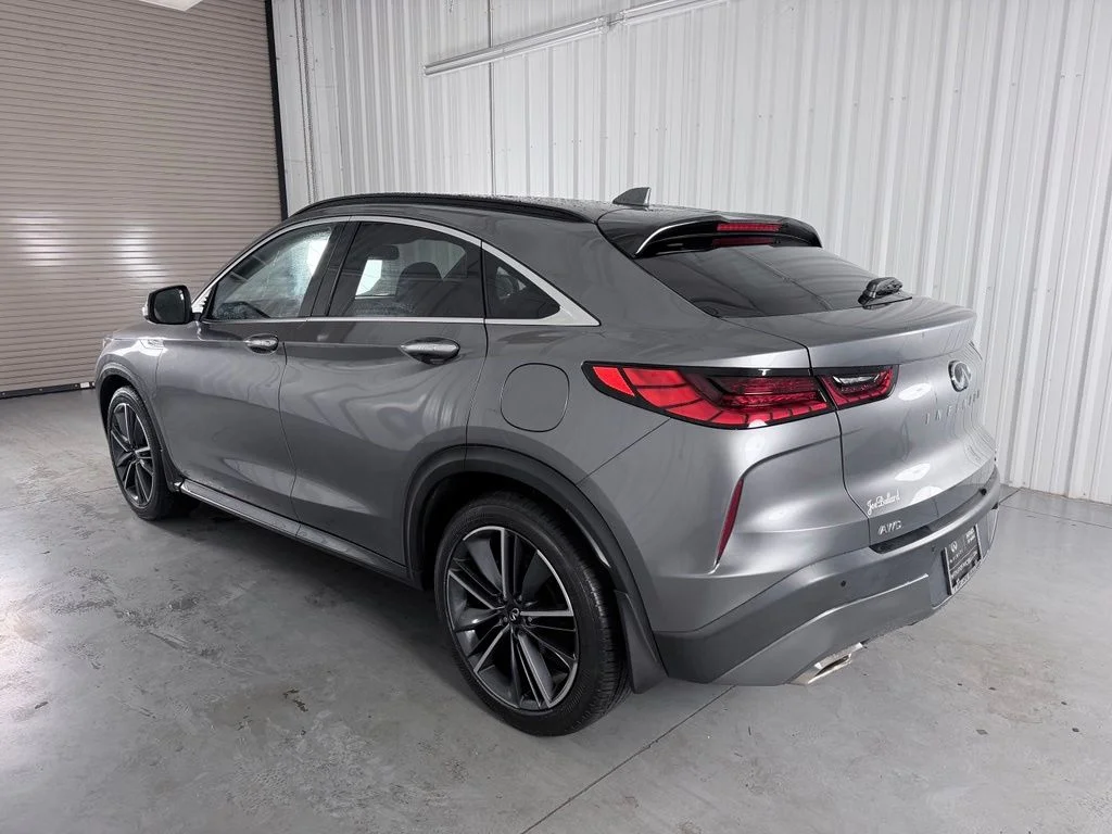 Used 2023 Gray INFINITI LUXE image 7