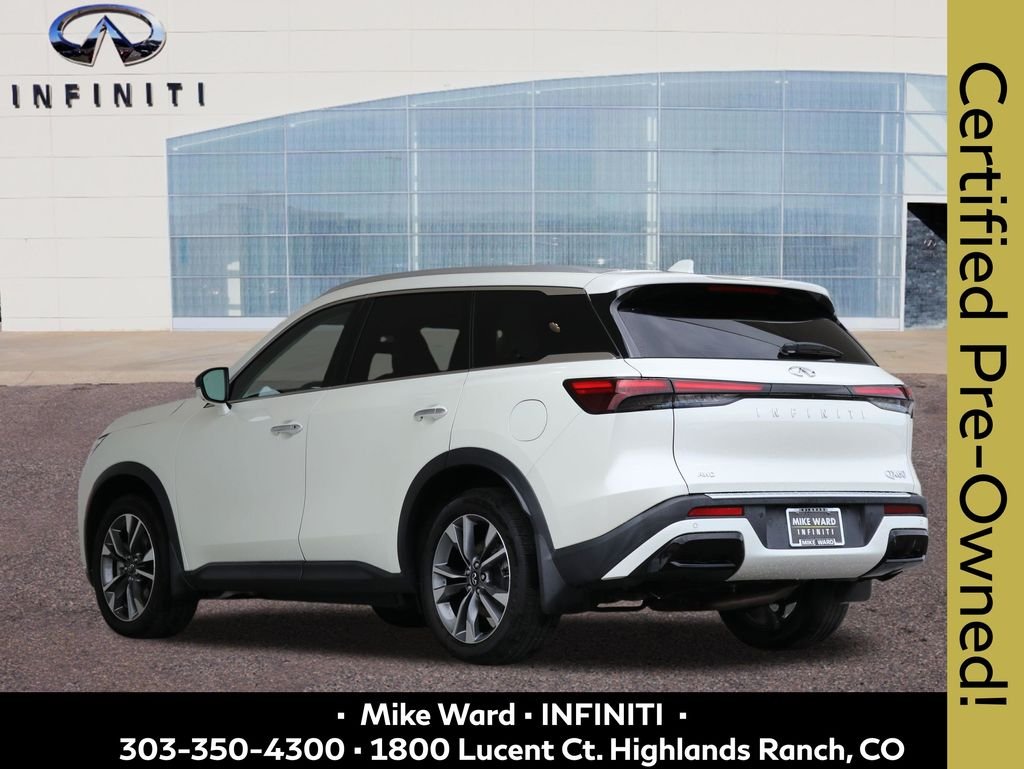 Used 2023 White INFINITI LUXE image 3