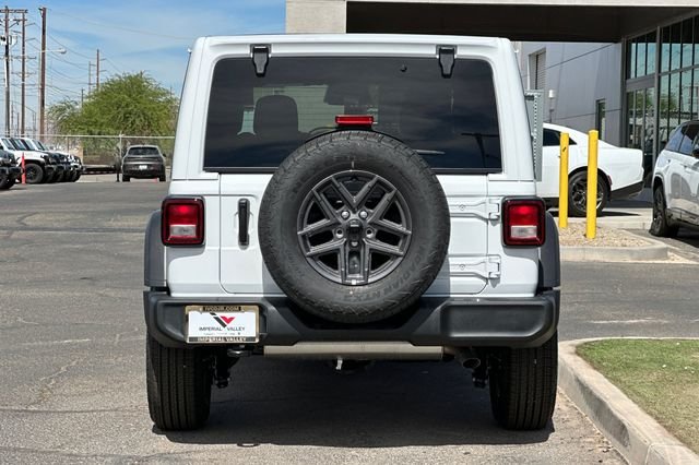 New 2026 Bright White Clear-Coat Exterior Paint Jeep Sport S image 4