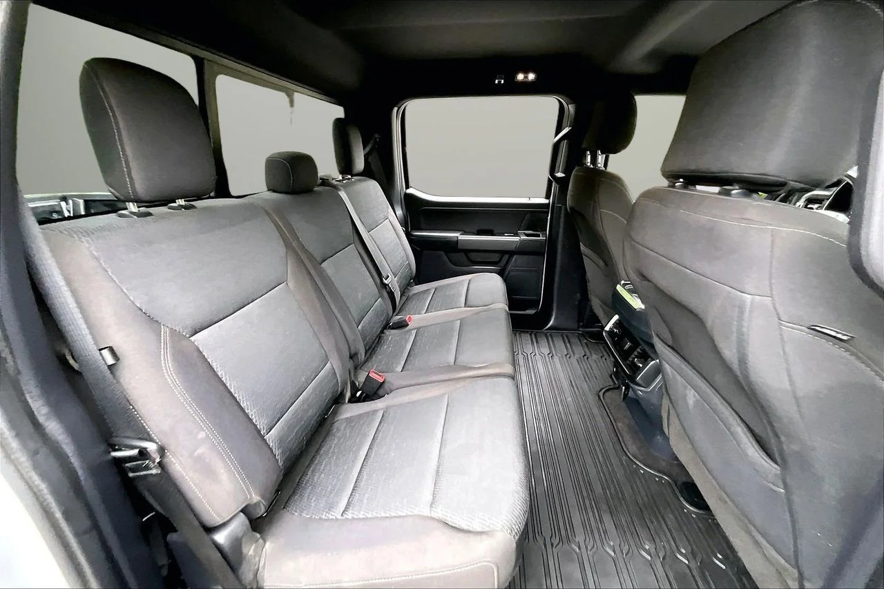 Used 2023 White Ford XLT image 24