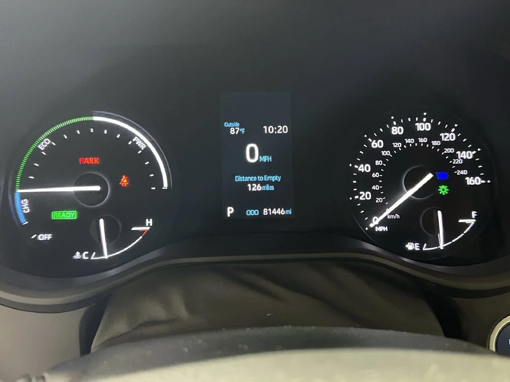 Used 2022 Silver Toyota XLE image 10