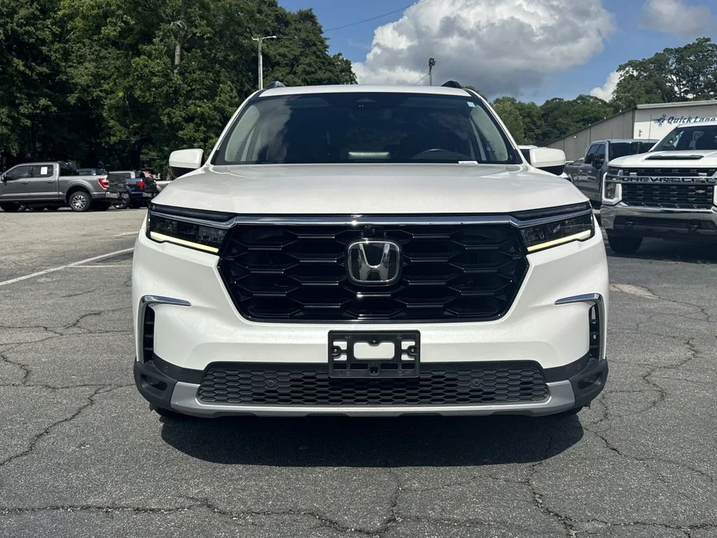 Used 2024 White Honda Elite image 2