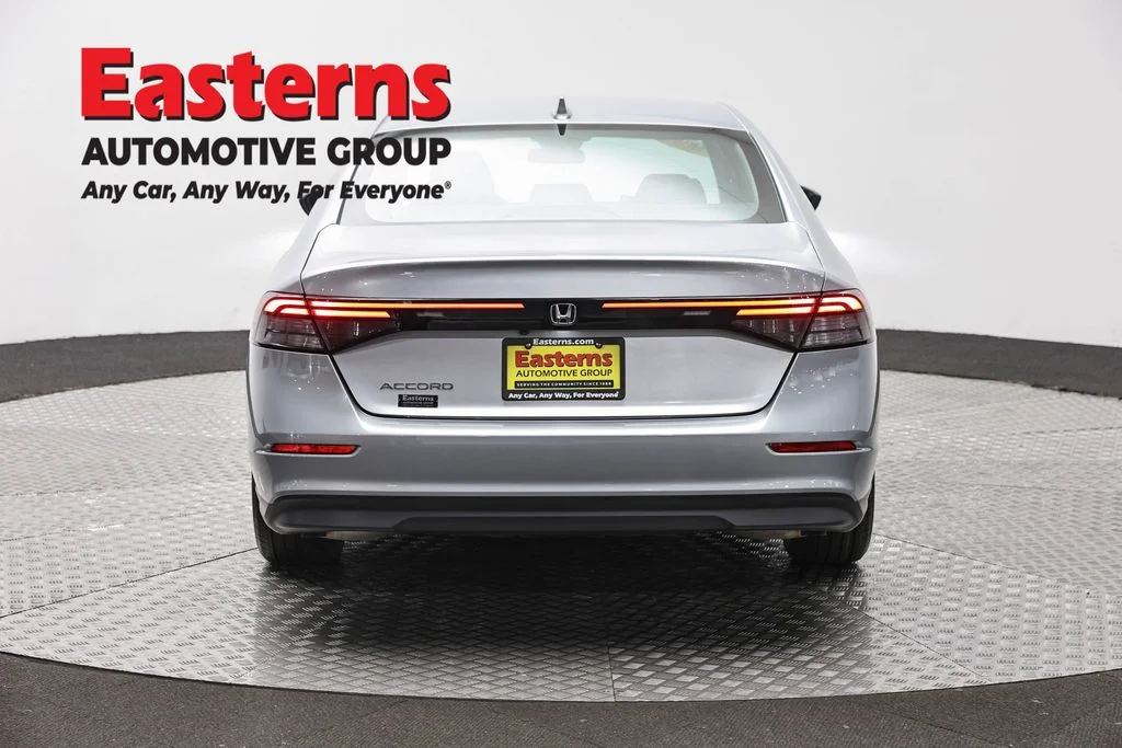 Used 2025 Silver Honda LX image 6