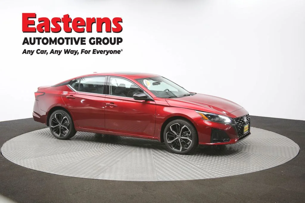 Used 2023 Red Nissan 2.5 SR image 46