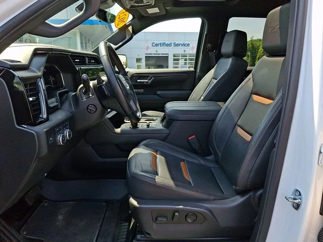 Used 2023 White GMC AT4 image 14
