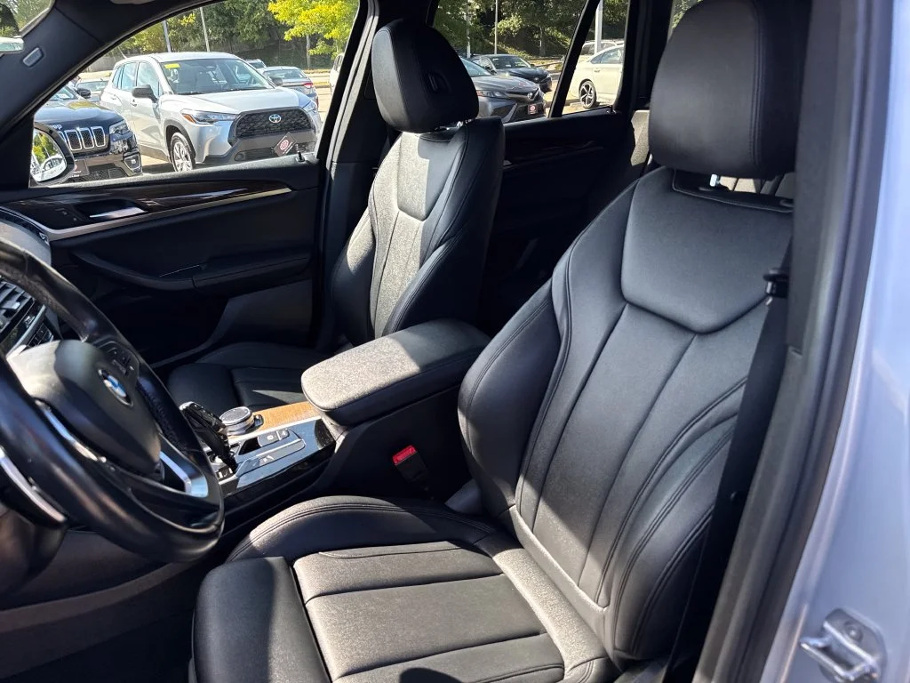 Used 2019 Silver BMW xDrive30i image 16