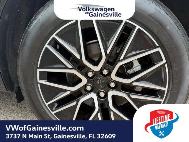 Used 2024 White Metallic Ford Premium image 28