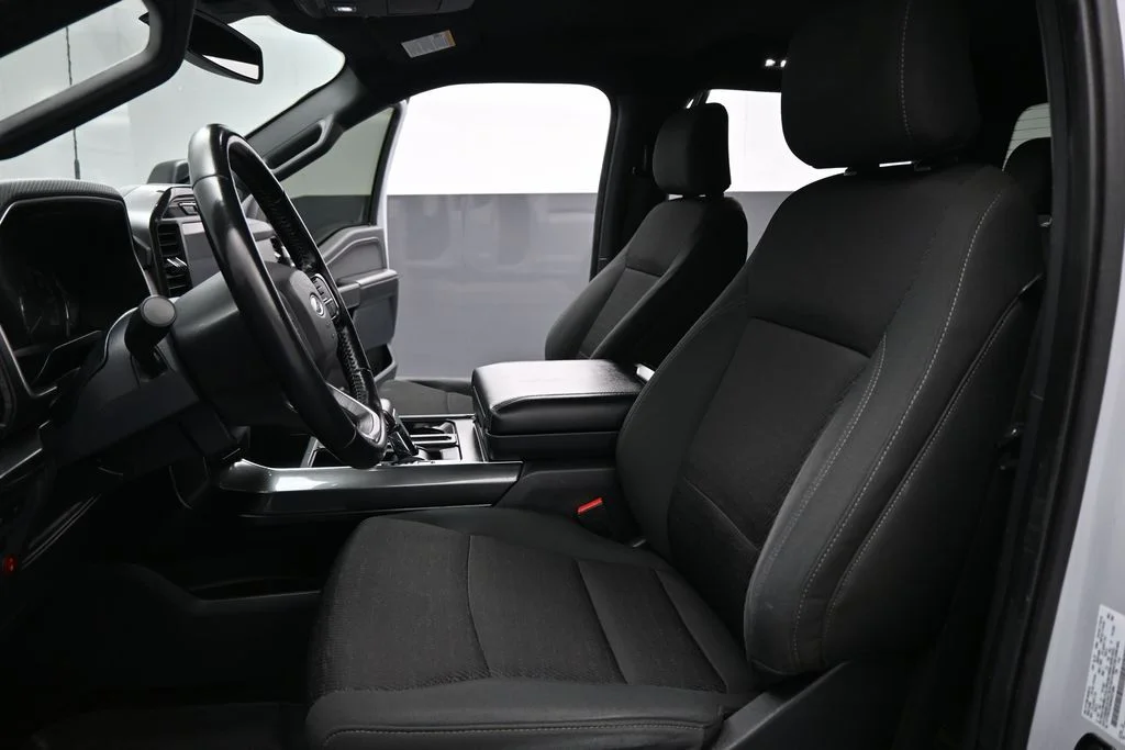 Used 2022 White Ford XLT image 9