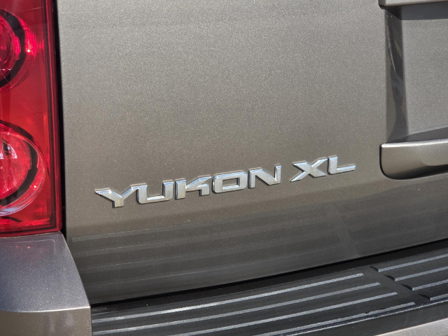 Used 2013 Gray GMC SLE 1500 image 27