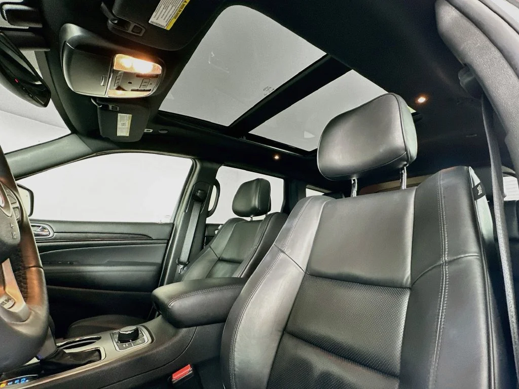 Used 2018 Bright White Clearcoat Jeep High Altitude image 16