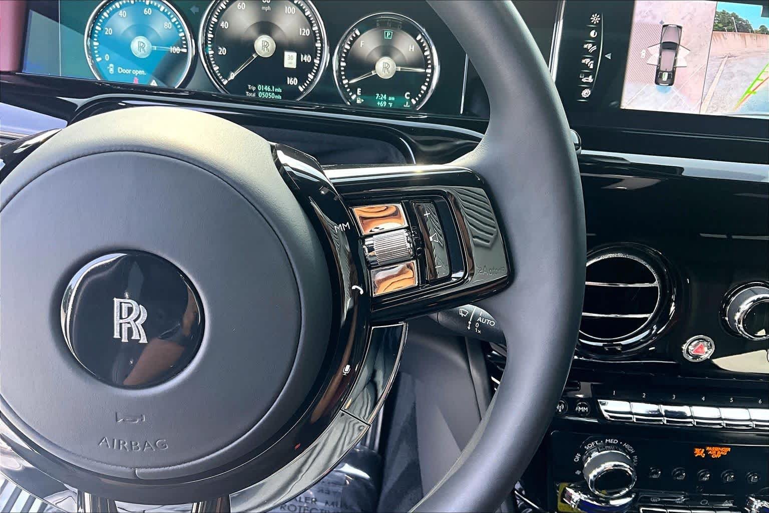 Used 2024 Jubilee Silver Rolls-Royce  image 25