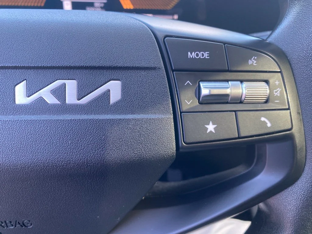 Used 2025 Gray Kia LXS image 19