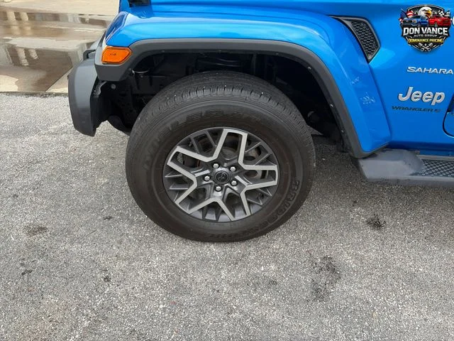 Used 2024 Blue Jeep Sahara image 25