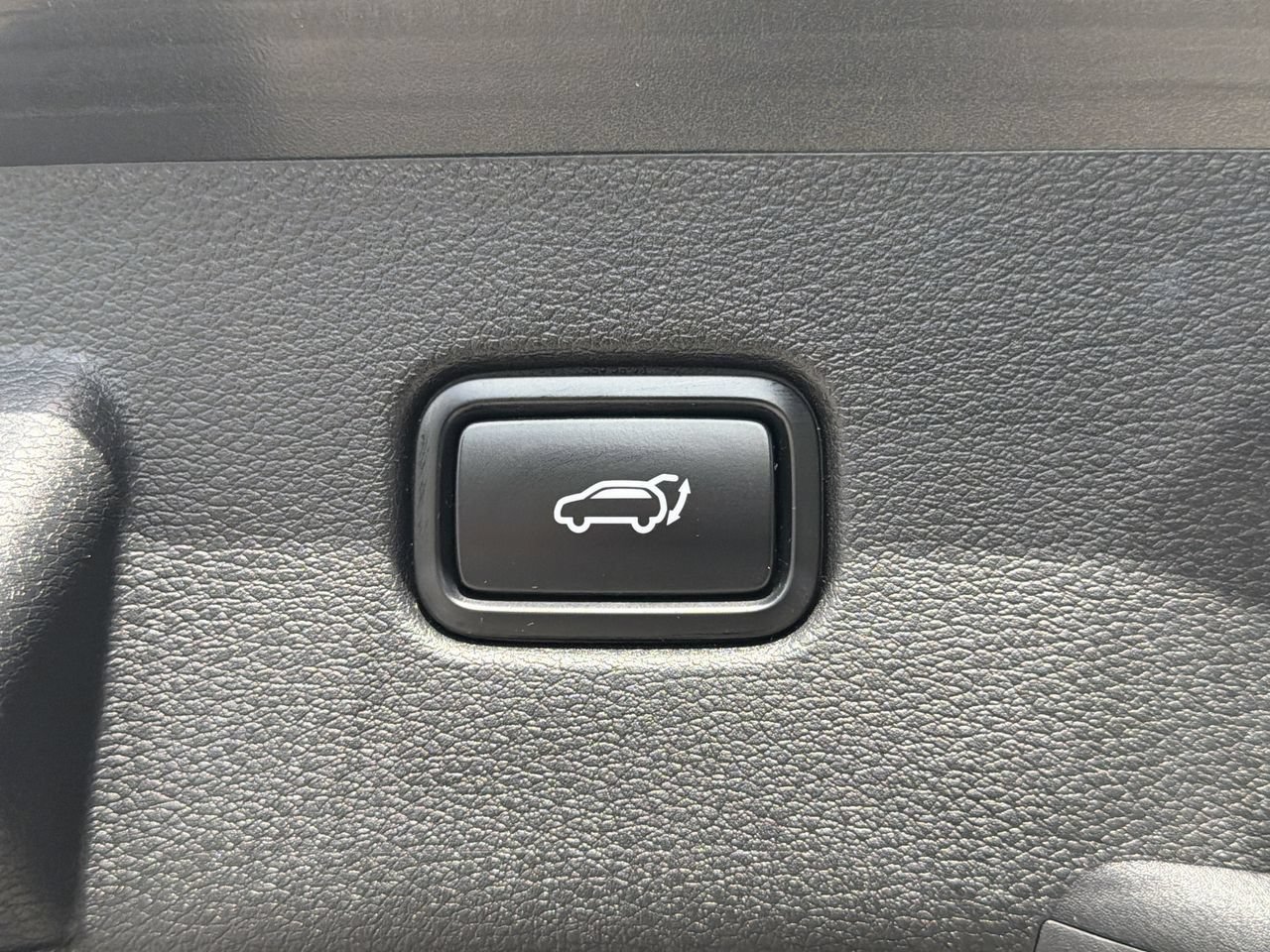 Used 2024 Gravity Gray Kia X-Pro image 9