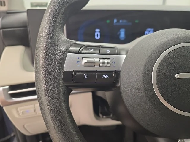 Used 2025 Atlantic Blue Hyundai SEL image 31