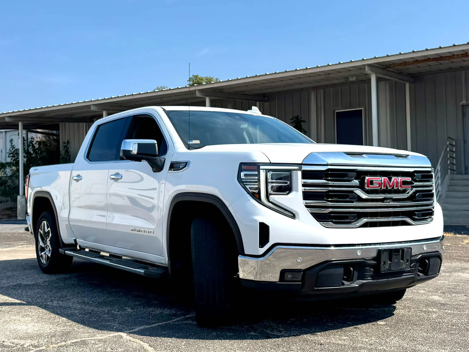 Certified Used 2024 Summit White GMC SLT image 9