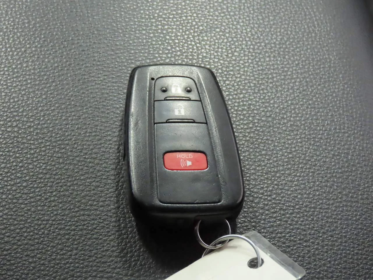 Used 2025 Silver Sky Metallic Toyota XLE image 19