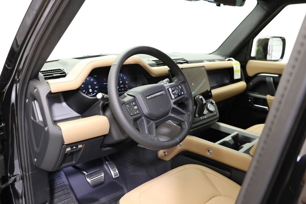 New 2026 Santorini Black Metallic Land Rover V8 image 29