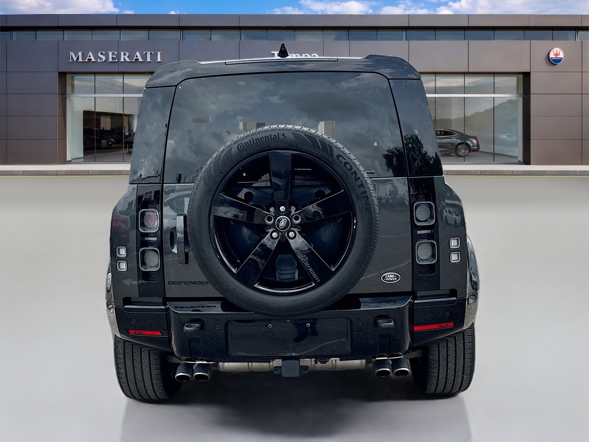Used 2023 Carpathian Gray Premium Metallic Land Rover Carpathian Edition image 4