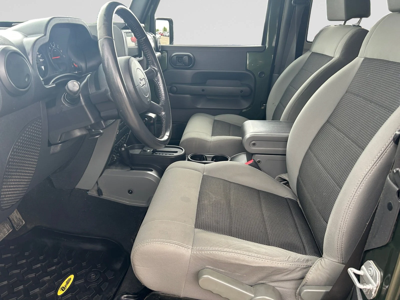 Used 2009 Jeep Green Metallic Jeep X image 13
