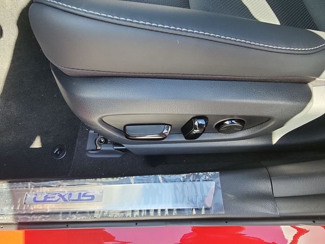 2025 Lexus UX 300h Premium - Photo 12