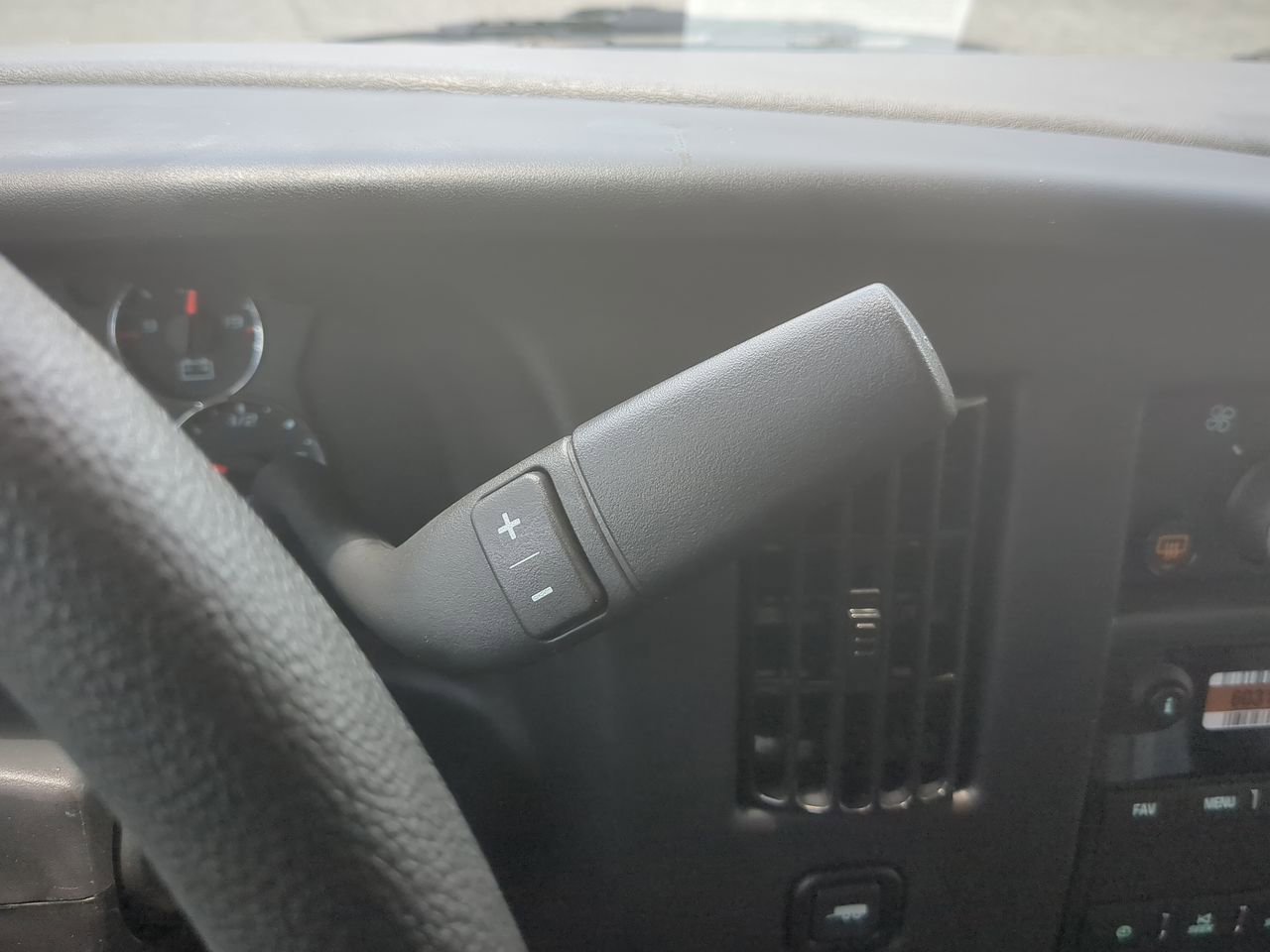 2025 Chevrolet Express Cargo Work Van - Photo 15
