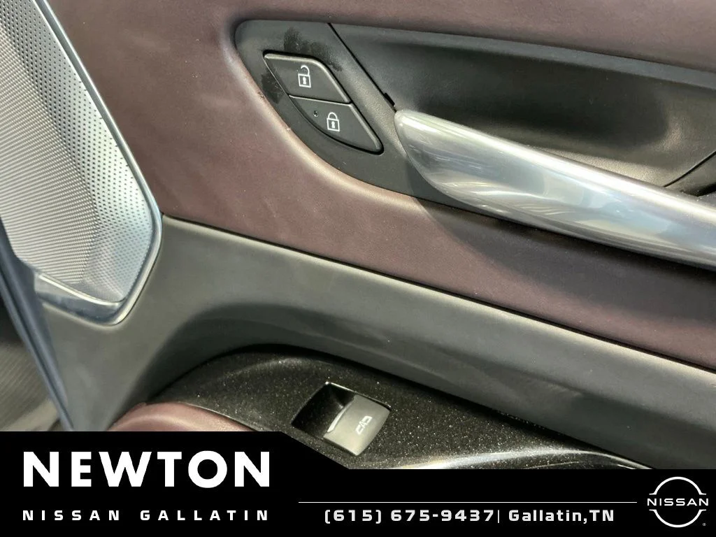 Used 2021 Crystal White Tricoat Cadillac Sport Platinum image 41
