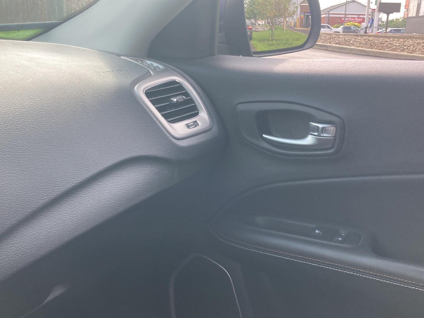 Used 2021 Jazz Blue Pearlcoat Jeep Latitude image 21