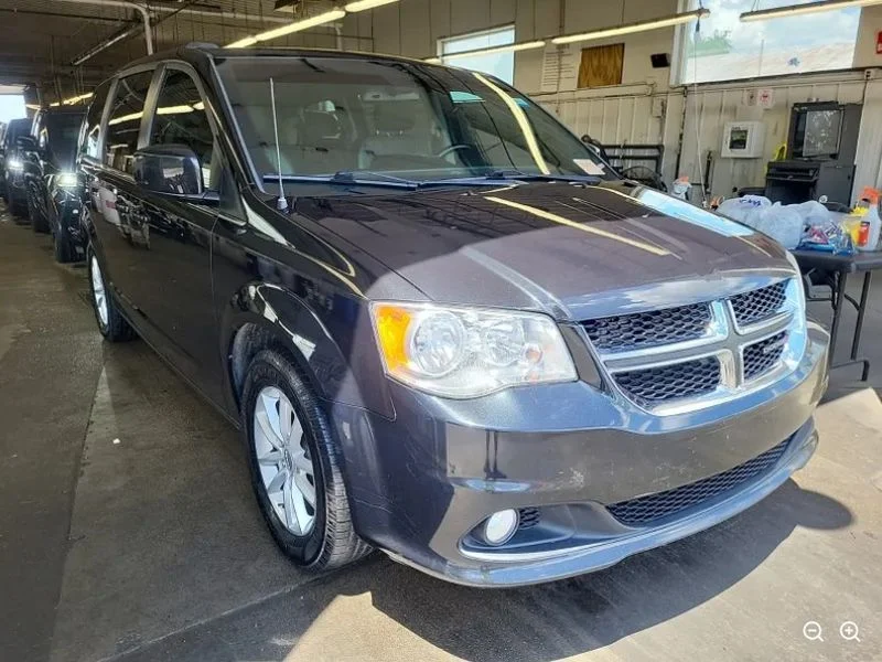 Used 2020 Black Onyx Crystal Pearlcoat Dodge SXT image 5