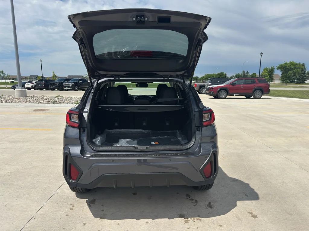 New 2026 Magnetite Gray Metallic/Crystal Black Silica Subaru Limited image 7