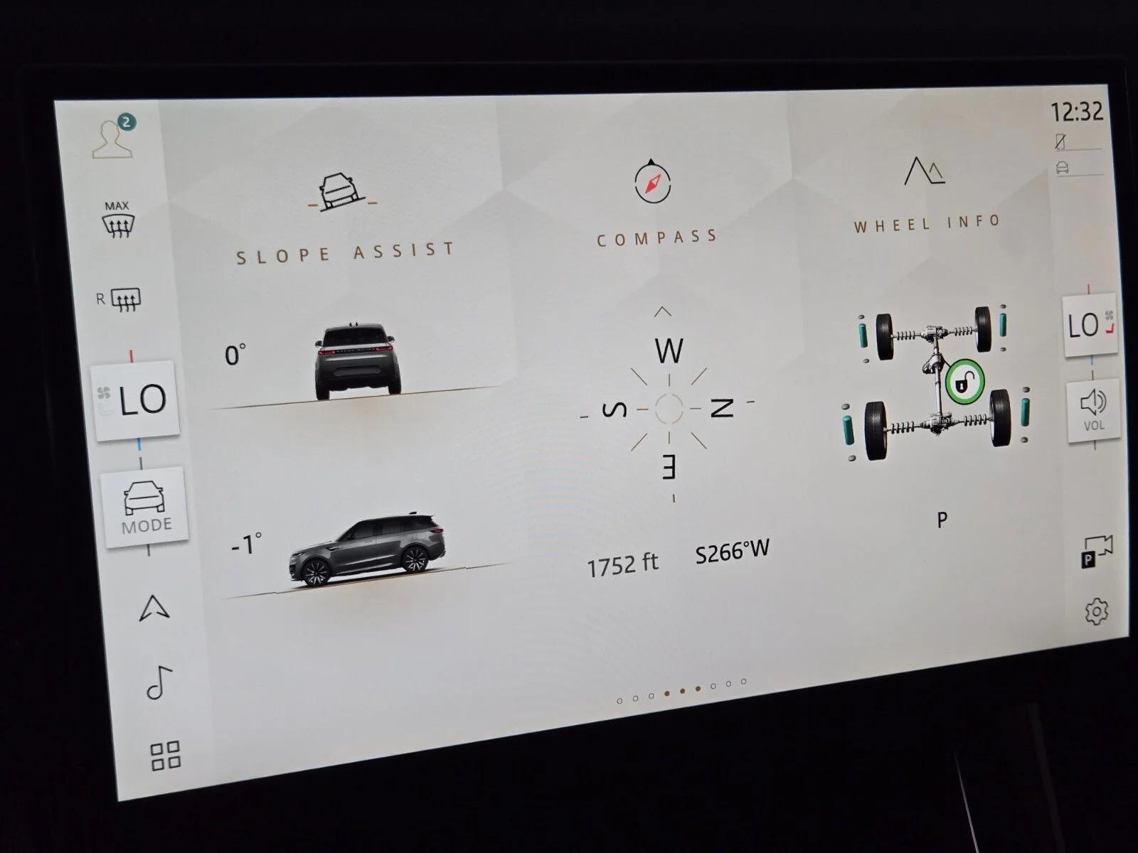 New 2026 Fuji White Land Rover Dynamic SE image 28
