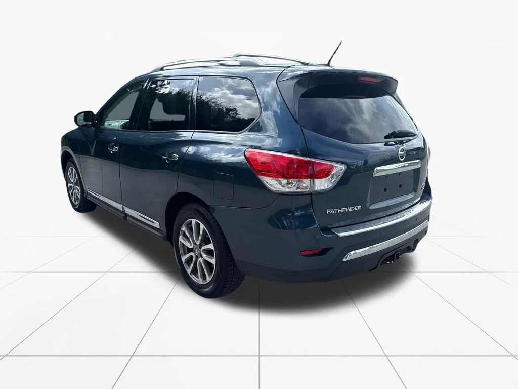 Used 2013 Arctic Blue Nissan SL image 6