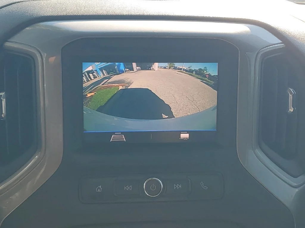 Used 2022 SUMMIT WHITE Chevrolet Custom image 18