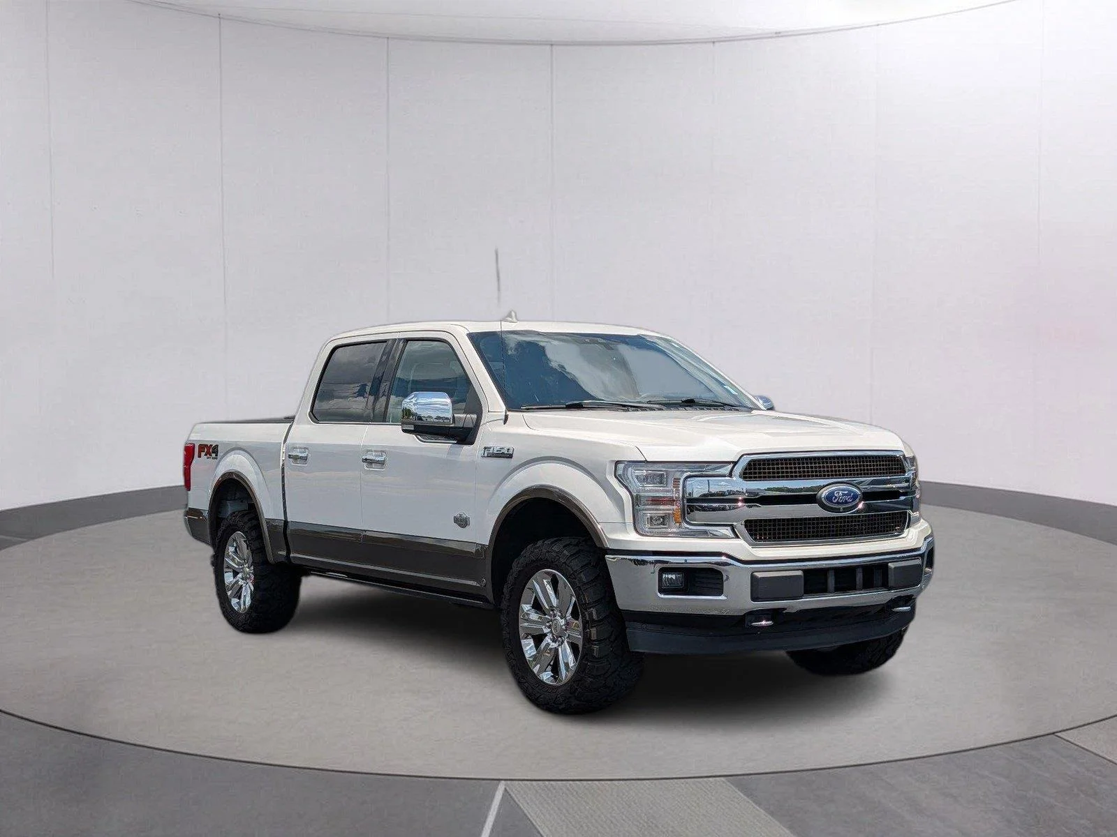 Used 2019 White Platinum Metallic Tri-Coat/Stone Gray Ford King Ranch image 8