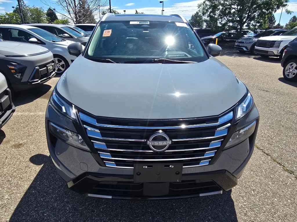 Used 2024 Boulder Gray Pearl Nissan Platinum image 19