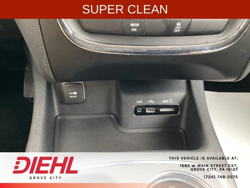 Used 2015 Red Dodge SXT image 26
