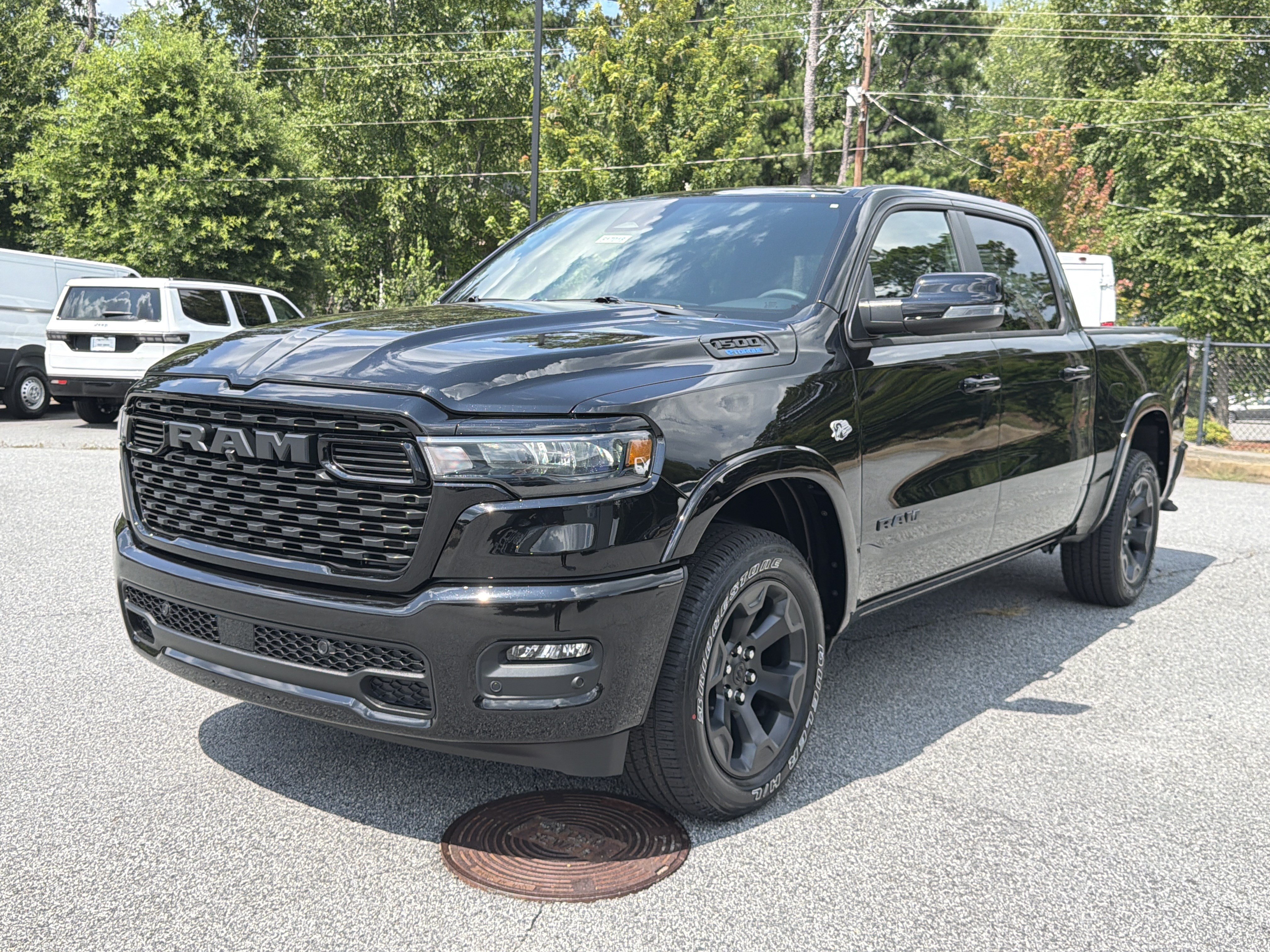 New 2026 Diamond Black Crystal Pearl-Coat Exterior Paint RAM Big Horn/Lone Star image 3
