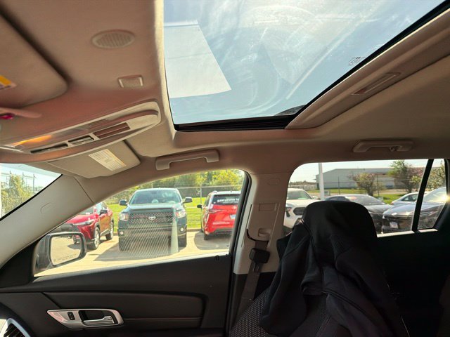 Used 2017 Gray GMC SLE-2 image 4
