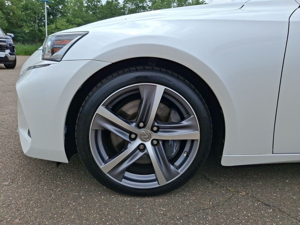 Used 2018 White Lexus 300 image 19