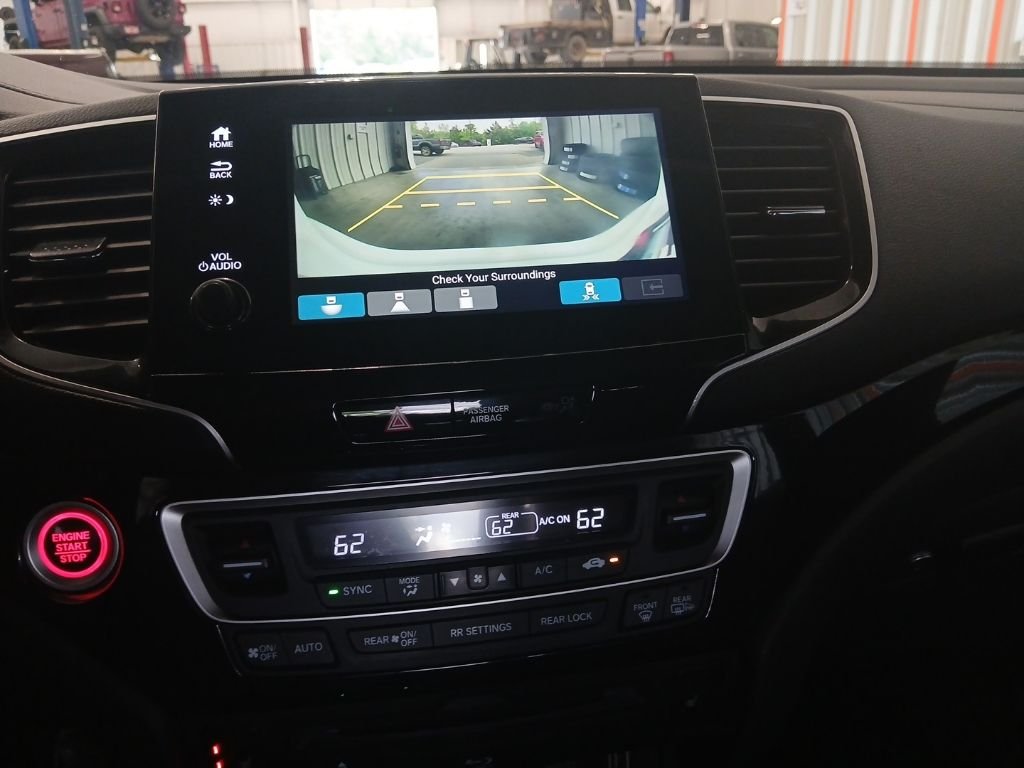 Used 2020 White Honda Touring image 20