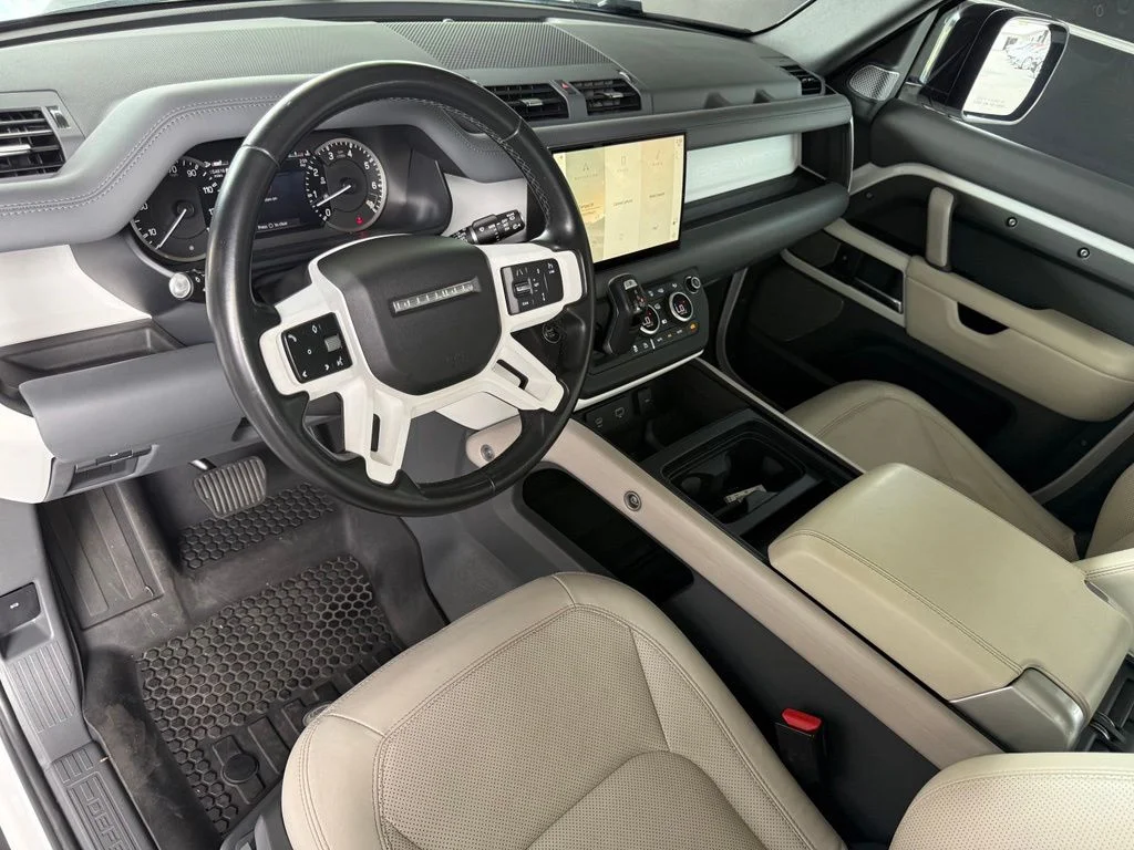 Used 2023 Fuji White Land Rover SE image 13